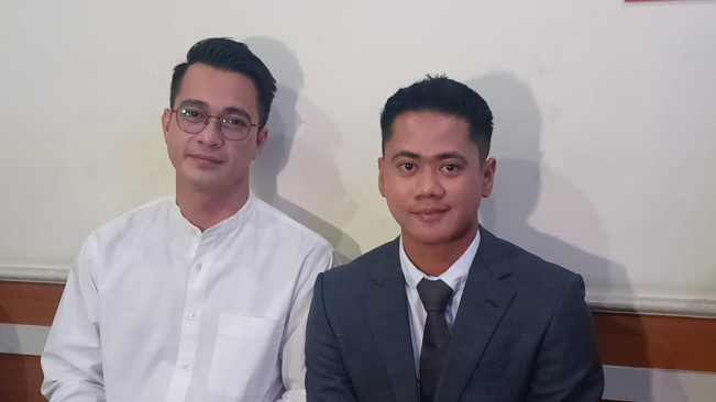 Eza Gionino di Pengadilan Agama Cibinong pada Senin (22/9/2025) [FTNews/Raka]